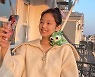 블랙핑크 제니, 파리에서 근황 [리포트:컷]