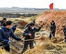 '알곡증산 담보 마련' 올해 농사 준비하는 북한 농장