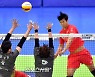 '눈 감고 있는 힘껏'[포토]