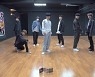 블리처스, '끄덕끄덕끄덕' 안무 영상 공개..완벽 칼군무+현장감 '숨멎'