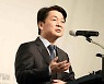 李·尹 TV 토론 합의에 安 측 "적대적 공생관계, 치졸한 담합.. 3자로 붙자"