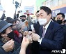 흔들리는 PK 지지율에 바빠진 윤석열, 부·울·경 훑으며 '집토끼 단속'