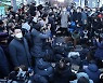 '이재명 후보 즉석 연설을 향한 관심'