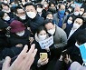 이재명 후보 '시민들과 함께'