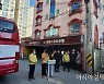 '아파트 붕괴사고' 지하 1층 발견자, 23시간째 생사 불명