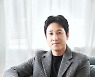 [인터뷰②] '킹메이커' 이선균 "'불한당' 팀에 굴러온 돌 될까 우려..팬덤 큰 힘"