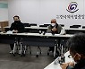 "집단삭발 한다"..거리두기 연장에 자영업 단체 일제히 반발