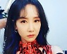 ♥하하 깜놀할 듯.. 별, 구멍 뚫린 가죽옷 입고 섹시美.. '40세 애셋맘' 안 믿겨