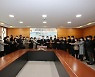 포항시의회, 인사권 독립에 따른 의회 공무원 임용장 수여