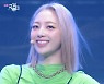 '뮤뱅' 하이키, 스쿼트·런지댄스 건강美 넘친 '애슬레틱 걸'