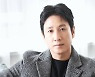 이선균 "'킹메이커', 대선 앞두고 개봉? 정치색·미화 無" [인터뷰②]