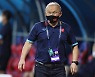 용감하지만 '위험한' 박항서호, 경고 너무 많아서 FIFA로부터 '벌금 제재'