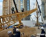 1200톤급 대형크레인 조립