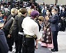 두바이 엑스포, 스트레이 키즈 격려하는 문대통령