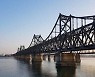 [속보] 소식통 "북한 화물열차 중국 단둥 도착"