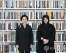 라티파 공주와 기념촬영하는 김정숙 여사