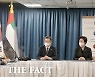 UAE 'K-의료' 현장 찾은 文 "서울대병원 효과 크다"