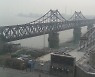 1년 반 만에 北中 국경 연 김정은