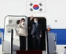 이집트 떠나는 문 대통령 내외