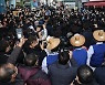 안성 시민들에게 연설하는 이재명 후보