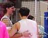 러셀-서재덕 '수고했어'