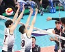 스파이크 하는 레오