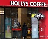 스타벅스 오르자 잇따라 가격 인상 발표한 커피 전문점들