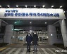 '이준석 성접대 의혹' 고발인 조사 마친 강용석-김세의