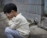 "얼어 죽기 싫어요"..냉골 원룸서 카메라로 감시당한 초등생
