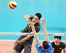 속공으로 공 넘기는 최민호