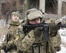 우크라 정부군, 동부 지역 포격..민간인 부상