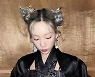 태연, 새하얀 피부+잘록한 허리..비현실적 [M+★SNS]