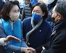 김혜경, 李 빈자리 채우며 '홀로 전국순회'..설 끝나면 호남으로