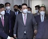 기재부 "재량 지출 '최소 10%' 깎아라"..文정부 예산 도려내기 수순