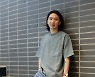 가수 이승윤 추천 시집 '일하고 일하고 사랑을 하고' 시인 최지인
