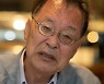 아들만 석방된다면.. 아버지는 어디서든 무릎을 꿇었다 [민병래의 사수만보]