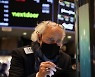 올해 16% 급락 美증시, 52년 만에 최악..WSJ "아직 비싸"