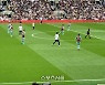 슛 '0' 손흥민은 침묵했지만..토트넘, 번리와 전반 1-0 마무리