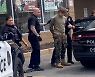 미국서 흑인 수퍼마켓 총기난사로 10명 사망 참사