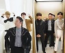 피네이션 사제 케미..싸이, TNX와 스승의 날 '흥 폭발'