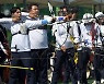 공개훈련하는 양궁 국가대표들
