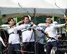 연습하는 양궁 리커브 남자 국가대표