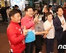 제주 유권자 만난 이준석 대표와 후보들