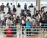 [속보] 오후 6시 2만9797명..전날 동시간 대비 1만7886명↑