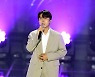 [포토]진시몬의 '애수'로 더트롯쇼 무대에 오른 재하