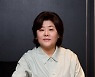 [인터뷰②] 배우 이정은 "칸때는 영종도 간 기분..해변에서 애드리안 브로디 만났었다" 웃음