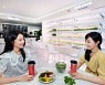 홈플러스, 월드컵점에 스마트팜 카페 오픈.."웰빙 먹거리·음료 판매"