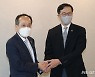 추경호-이창용 "경제상황 엄중..정부·중앙은행 정책 공조할 것"
