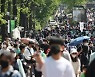 "실외 마스크 착용 의무화 해제는 아직 위험"