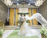 포항서 '나만의 특별한 작은 결혼식' 1호 부부 탄생